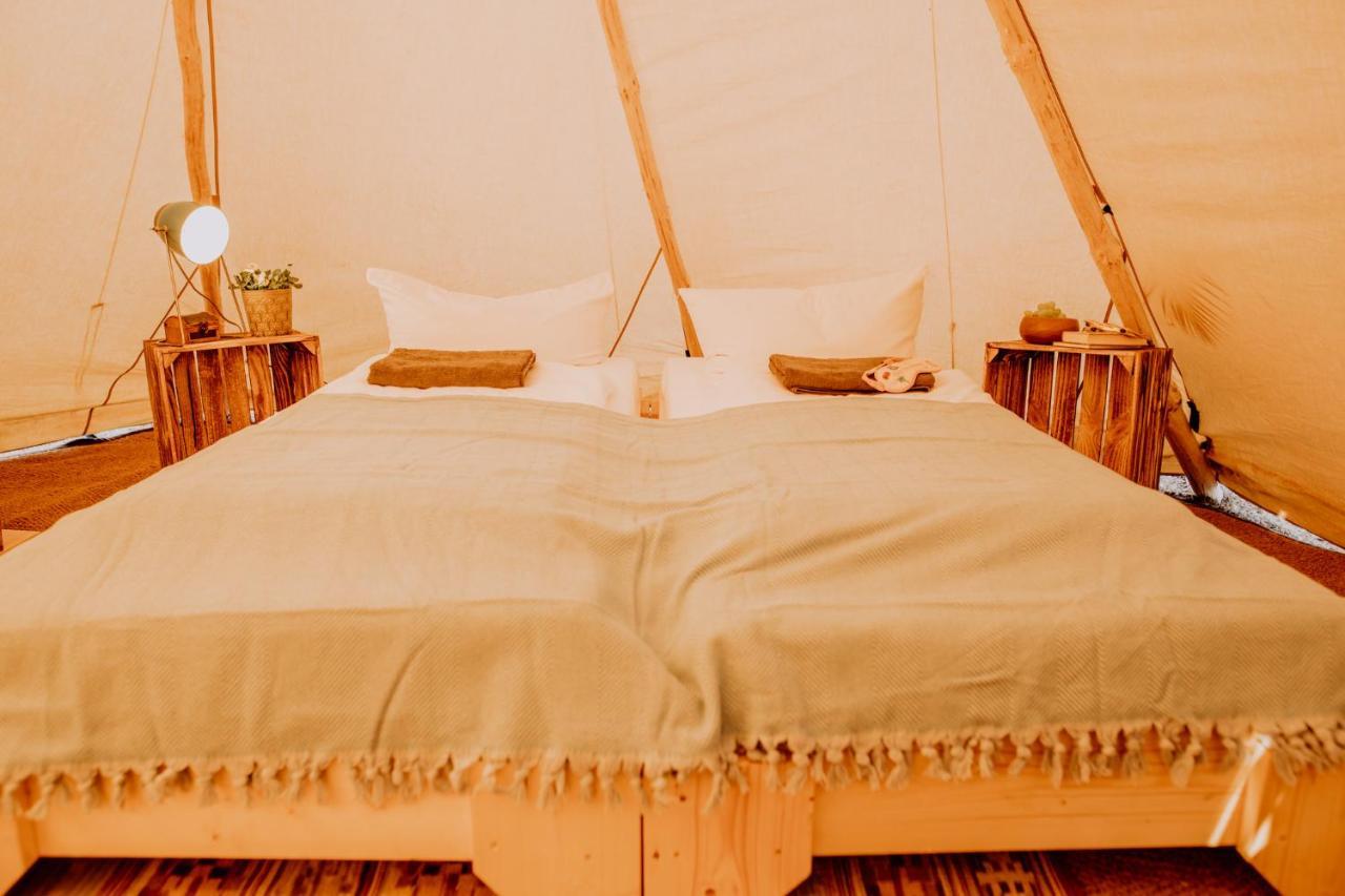 Raus Und Gut Glamping Am Graebendorfer See Drebkau Exterior foto